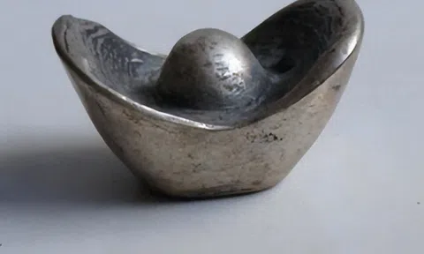 Ngày xưa có rất nhiều bạc, tại sao bây giờ lại biến mất, chỉ còn thấy trong cửa hàng trang sức?
