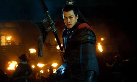 Lã Bố cả đời ngu ngốc nhưng trước khi chết đã tỉnh ngộ, nói 7 chữ vạch mặt Lưu Bị