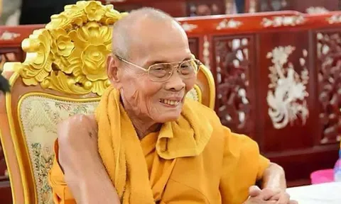 Kinh ngạc: Nhà sư mỉm cười, nhục thân bất hoại sau 2 tháng viên tịch