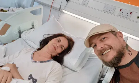 Căn bệnh bí ẩn khiến người phụ nữ hoạt bát bỗng 'bị nhốt' trong cơ thể của chính mình