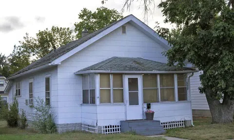 Thuê nhà giá rẻ, gia đình sợ lịm người khi bị hơn 200 'nhân vật thần bí' quấy nhiễu mỗi đêm