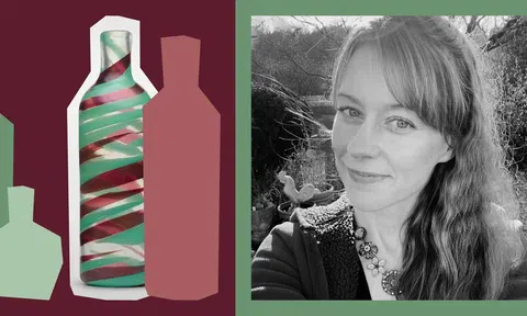 Mua chiếc bình giá gần 100.000 trong cửa hàng đồ cũ, người phụ nữ không ngờ vớ bẫm món hời