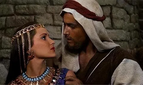 Tại sao các pharaoh Ai Cập Cổ đại  thường kết hôn với con gái mình?