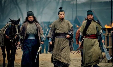 Biết tin Trương Phi chết, Lưu Bị chỉ nói có 4 chữ khiến Gia Cát Lượng nhìn thấu bộ mặt thật