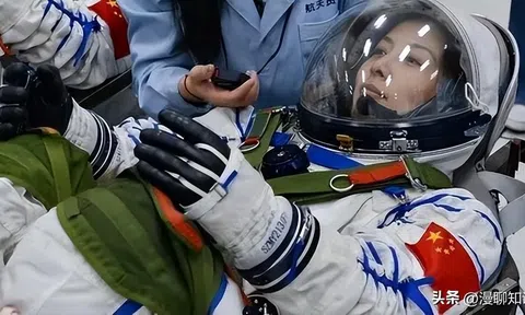 Tại sao các nữ phi hành gia phải uống thuốc tránh thai trước khi bay vào vũ trụ?