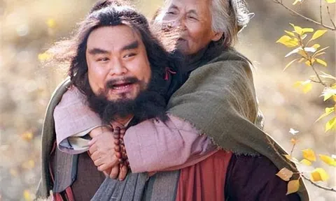 Trong Thủy Hử, tại sao Tống Giang lại cười khi nghe tin mẹ Lý Quỳ bị hổ ăn thịt?