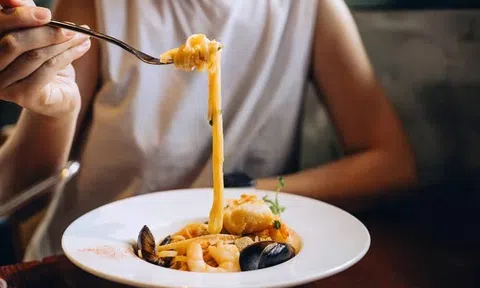 Chuyên gia tiết lộ 4 món không nên gọi khi đi ăn hàng, món cuối gây bất ngờ