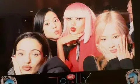 Jisoo và Rosé (BLACKPINK) bị ném đá vì ủng hộ Lisa diễn ở hộp đêm thoát y