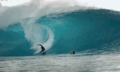 Vì sao biển lại có sóng?