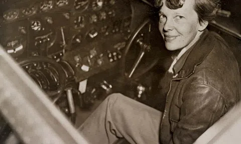 Vụ án chưa có lời giải: Sự biến mất bí ẩn của huyền thoại hàng không Amelia Earhart