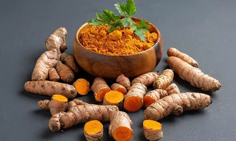 Ăn nghệ có tác dụng chống ung thư: 10 lợi ích của củ nghệ cho sức khỏe