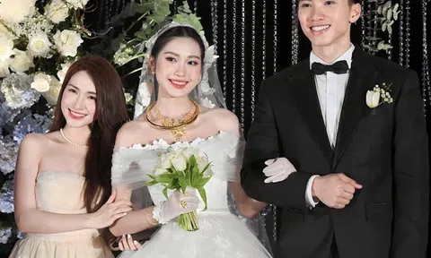 Hòa Minzy tiết lộ mang ơn Đoàn Văn Hậu cả đời, ghi điểm nhờ hành động tinh tế với cô dâu Doãn Hải My