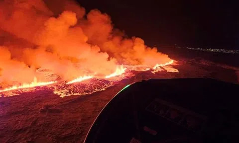 Núi lửa Iceland phun trào, hàng nghìn người sơ tán