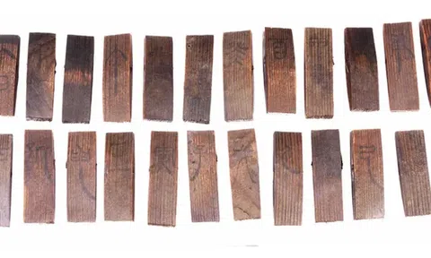 'Thiên lịch' 2.000 năm tuổi được phát hiện trong mộ cổ Trung Quốc