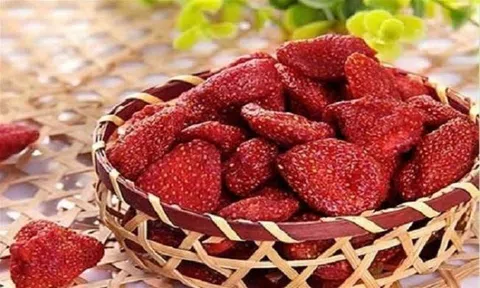 Cách làm mứt dâu tây sấy dẻo ăn cực cuốn ngày Tết, đảm bảo ai cũng mê