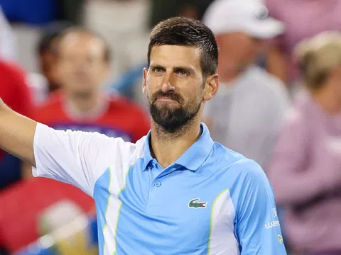 Thắng dễ Monfils, Djokovic lập luôn kỷ lục mới trong lịch sử