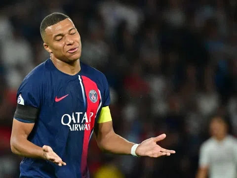 Thành Paris thất thủ, Mbappe và đồng đội lập luôn 2 cột mốc không thể buồn hơn