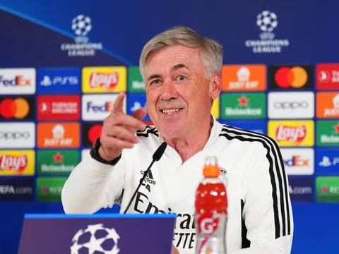 Barcelona đặt mục tiêu tại Champions League, Ancelotti chỉ biết 'cười khẩy'