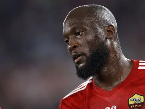 Mắc tội 'tày đình', Lukaku nhận luôn tin không thể buồn hơn trong sự nghiệp