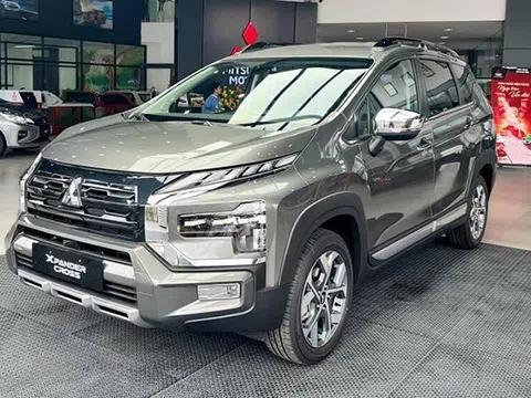 Giá xe Mitsubishi Xpander Cross tháng 11/2023: Tưng bừng ưu đãi, ‘thách thức’ Suzuki XL7