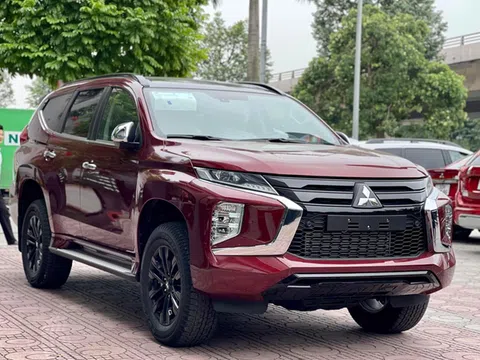 ‘Kình địch’ của Toyota Fortuner ra mắt phiên bản mới đẹp lung linh, giá bán đe nẹt Ford Everest