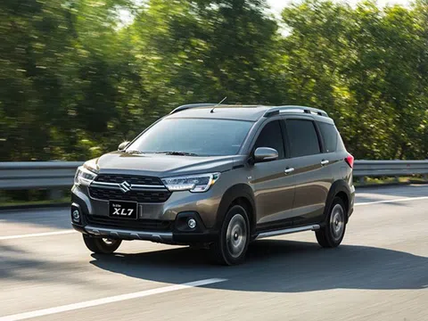 Giá xe Suzuki XL7 lăn bánh tháng 11/2023 đang ở mức cực hời, Mitsubishi Xpander Cross khó sánh vai