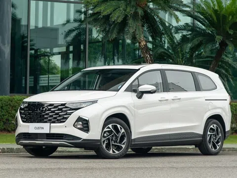 ‘Tân vương’ MPV Hyundai mới ra mắt đã giảm sốc 40 triệu đồng, giá rẻ hơn nhiều so với Toyota Innova