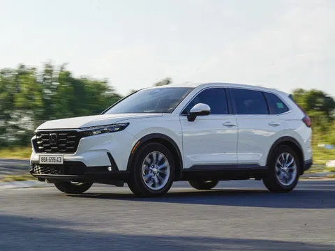 Giá xe Honda CR-V lăn bánh mới nhất đầu tháng 1/2024 kèm ưu đãi siêu hời, quyết soán ngôi Mazda CX-5