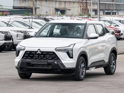 Mitsubishi ra mắt ‘khắc tinh' của Toyota Corolla Cross vào tuần sau: Thiết kế mê ly, giá rẻ khó tin