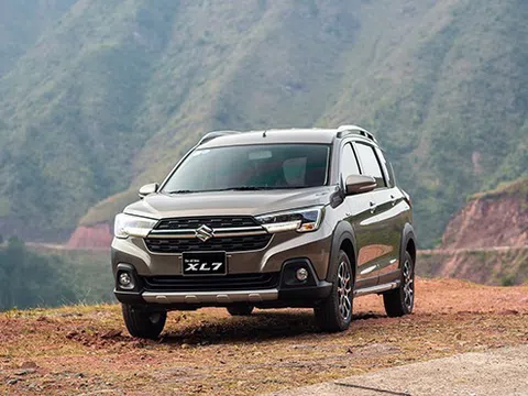 Giá lăn bánh Suzuki XL7 cuối tháng 2/2024 rẻ ‘điên đảo’, quyết đẩy Mitsubishi Xpander Cross ra rìa