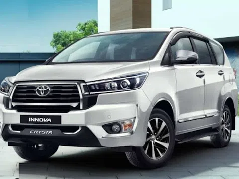 Dân tình ùn ùn mua Toyota Innova Crystal giá từ 565 triệu đồng, trang bị ngon hơn Mitsubishi Xpander