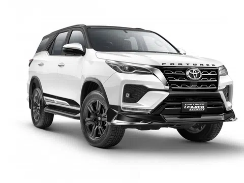 Quên Ford Everest và Hyundai Santa Fe đi, Toyota ra mắt Fortuner mới cực chất, giá dự kiến hấp dẫn