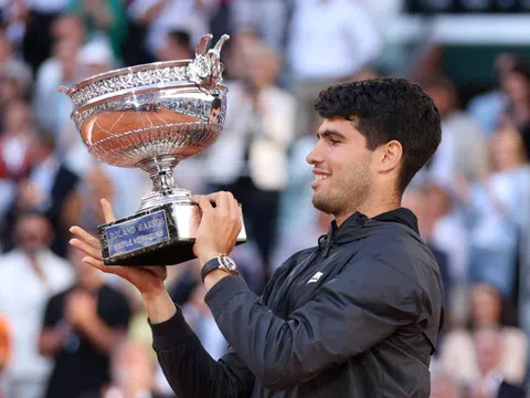 Nhọc nhằn hạ Alexander Zverev, Carlos Alcaraz lần đầu vô địch Roland Garros