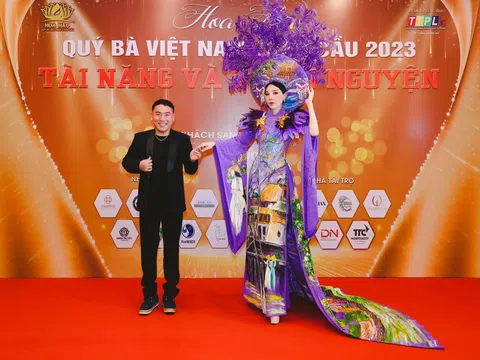 Trang phục áo dài của NTK Tony Phạm được đấu giá 95 triệu đồng tại đêm Thiện nguyện Hoa hậu Quý bà Việt Nam Toàn cầu 2023