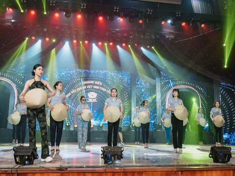 Top 20 thí sinh Hoa hậu Quý bà Việt Nam Toàn cầu 2023 tập luyện chăm chỉ trước đêm thi chung kết