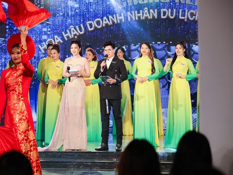 Hoa hậu Khương Phương Anh duyên dáng làm MC show sắc đẹp