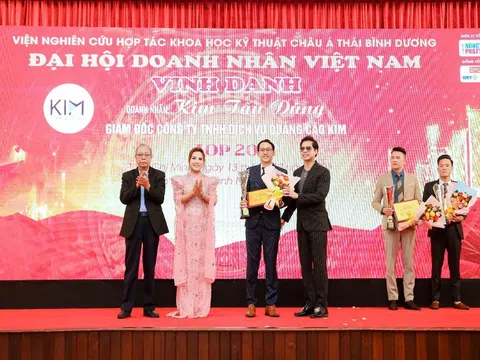 KIM COMMUNICATION – Top 20 Doanh nghiệp xuất sắc 2023 – Đánh dấu mốc son 10 năm hình thành và phát triển bền vững