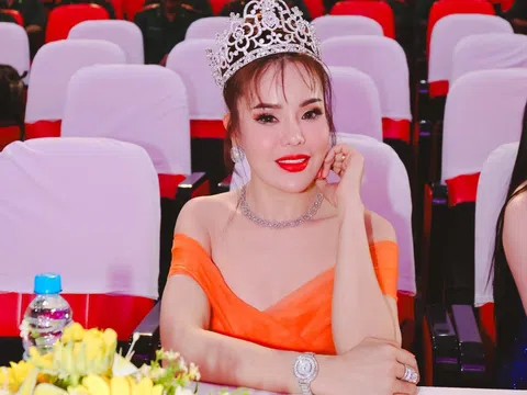 Á hậu Trúc Linh xuất hiện nổi bật tại đêm bán kết Hoa hậu Thương hiệu Việt Nam 2023