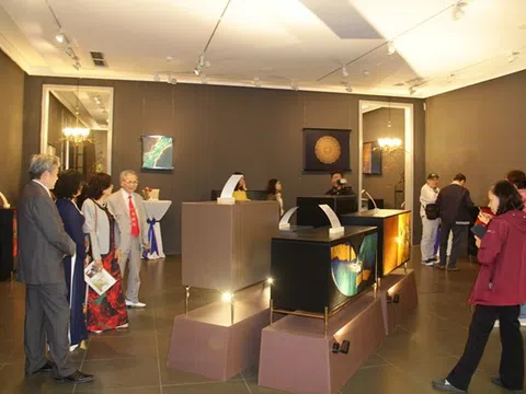 Dòng chảy sơn mài Việt trong không gian thiết kế đương đại