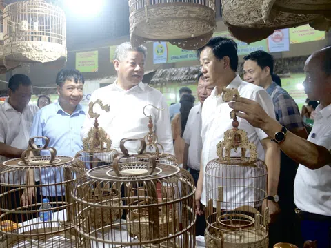 Khai mạc Hội chợ sản phẩm làng nghề và nông sản thực phẩm an toàn trên địa bàn thành phố Hà Nội năm 2024 tại huyện Thanh Oai