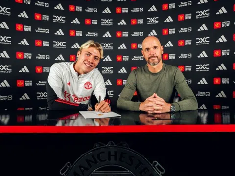 Erik ten Hag ra phán quyết, Man United chốt bom tấn sát cánh cùng Hojlund