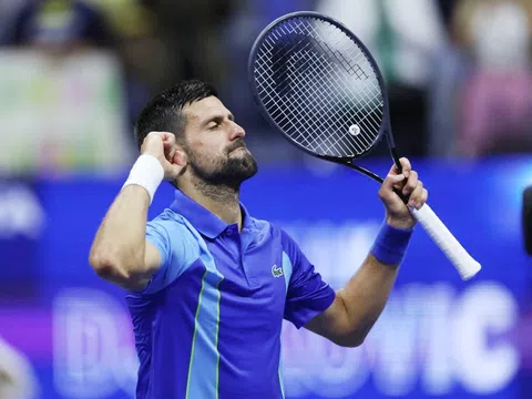 Hủy diệt đối thủ sau chưa đầy hai giờ, Djokovic vào vòng 2 Mỹ mở rộng 2023