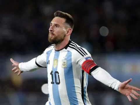 Không phải Messi, đây mới là người được fan Argentina ví như 'người khổng lồ'