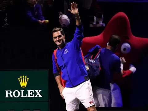 Roger Federer 'tái xuất' làng quần vợt theo cách bất ngờ