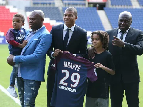 FIFA ra phán quyết, Mbappe phải gạt người nhà ra khỏi chuyện đại sự?