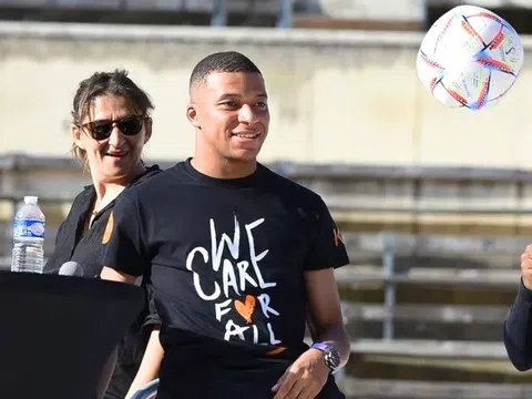 Để đến Real, Mbappe đành phải 'phũ' với mẹ