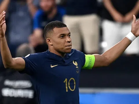 Mbappe chính thức sánh ngang huyền thoại '3 quả Bóng Vàng' của đội tuyển Pháp