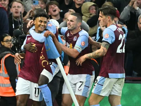 Lợi thế sân nhà, Aston Villa xuất sắc đánh bại West Ham