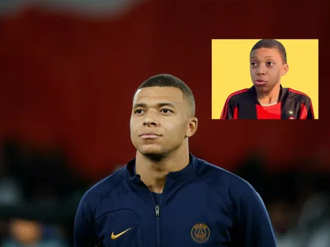 Xử đẹp 'tình đầu', Mbappe nhận luôn vinh dự lớn nhất từ chuyên gia