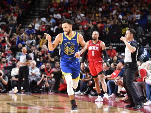 ‘Chef’ Curry ném như hack, Golden State Warriors thắng dễ Houston Rockets trong ngày Klay Thompson lập kỷ lục